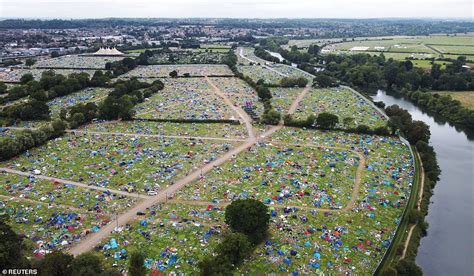 A Sea Of Tents At Reading Festival Destined For Landfill Daily Mail Online