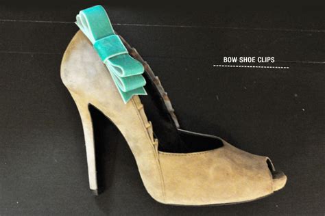 Faux fur pom pom shoe clips to create instant pom pom. DIY: Pretty Shoe Clips | Green Wedding Shoes | Weddings, Fashion, Lifestyle + Trave