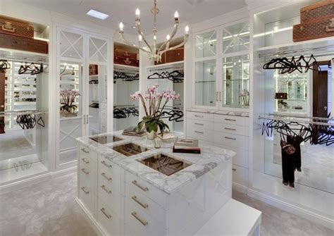 Luxury Walk In Closets