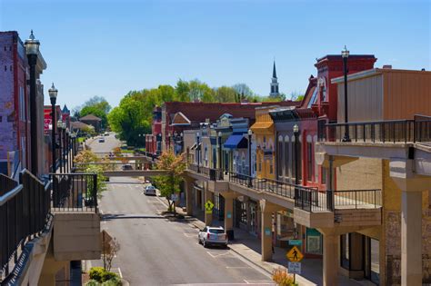 15 Cutest Small Towns In Tennessee 2023