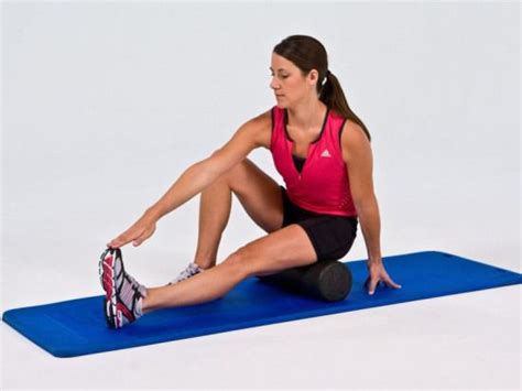 Foam Roll Hamstring Stretch An Effective Stretch Using One Simple Piece Of Equipment