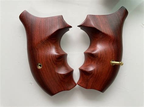 Gorgeous Bantam Handle Grips For S W K L Frame Round Butt Smooth Padauk Wood Ebay