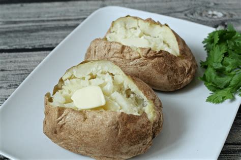 I should first acknowledge that all baked potatoes are easy to make. 10-minute microwave baked potatoes - Family Food on the Table