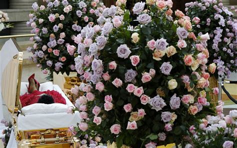 Check spelling or type a new query. Aretha Franklin Open Casket Photo Goes Viral, Family ...