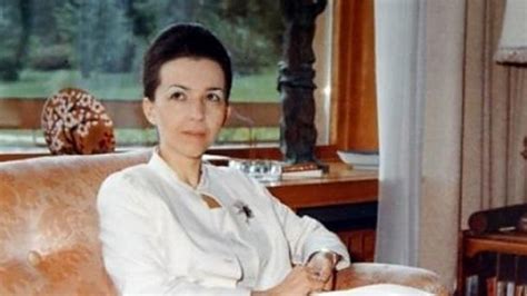Людмила Живкова е родена на 26 юли 1942 г. в с. Говедарци ...