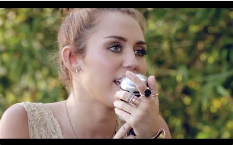 Miley cyrus new song music malibu audio billboard hannah montana bad mood live snl the voice younger now wallpaper converse we can't stop bangerz hd. 【Miley Cyrus】Jolene - The Backyard Sessions_哔哩哔哩 (゜-゜)つロ 干 ...