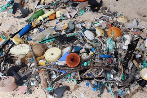 A Remote Pacific Island Awash In Tons Of Trash The New York Times