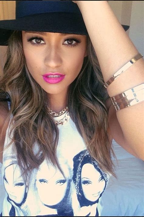 the 200 best celebrity selfies celebrity selfies shay mitchell shay