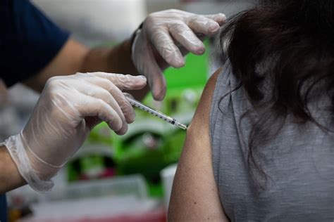 Us Officials Reviewing Possibility Moderna Vaccine Is Linked To