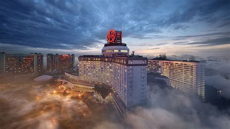See 1,006 hotel reviews, 1,307 traveller photos, and great deals for resorts world awana, ranked #8 of 20 hotels in genting highlands and rated 3.5 of 5 at tripadvisor. Genting Malaysia Claims Back Throne As World's Biggest Hotel