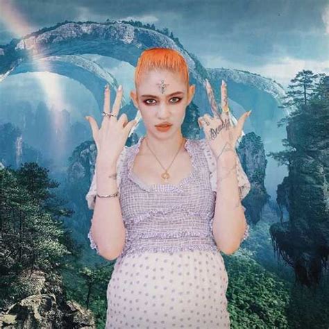 Grimes Shared Her Pregnancy News With A Nude Selfie That Got Taken Down
