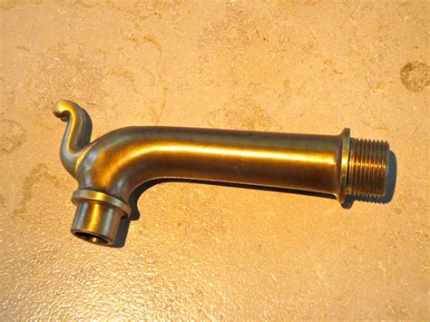 An berufstätige fra an berufstätige frau zu vermieten. Zubehör: Wasserspeier aus Bronze