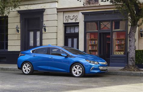 Chevrolet Volt Electric Range Increased To 85 Kilometres Driving