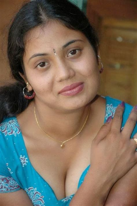 hot tamil aunty showing mulai photos tamil actress photos