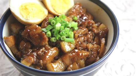 台湾のぶっかけご飯 ルーローファン 滷肉飯 クックバズ