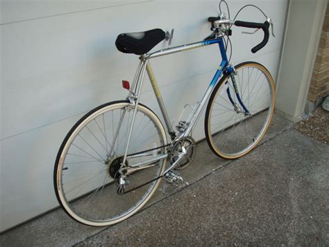 There are only a few manufacturers who make that size tire now. Mike R's 1988 Schwinn World Sport | Old Ten Speed Gallery