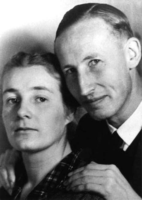 On november 19, 1941, heydrich, together with president emil hacha, visited the saint vaclav chapel. Ofelia Outolintu: Frau - natsirouvan tarina