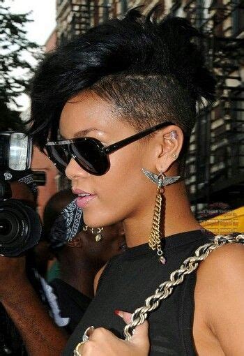 Rihanna Half Shaved Hair Rihanna Hairstyles Short Hair