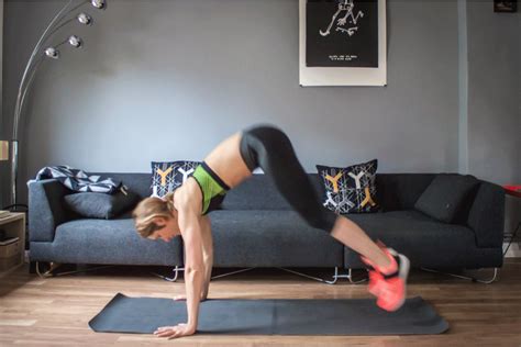 Hit Training Hiit Workout Plan Mit Übungen Für Zuhause Bauchfett Loswerden Workout Bauchfett
