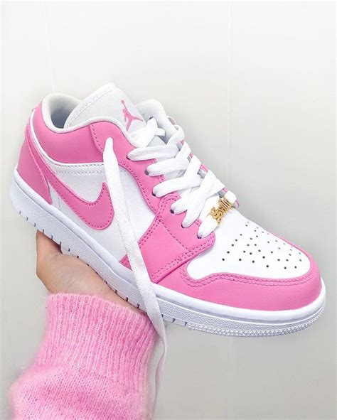 pin by phuong anh on pinks pink jordans nike shoes women sneakers fashion