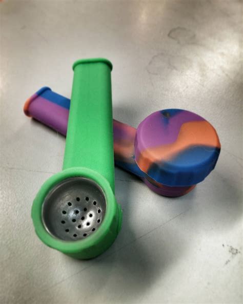 Silicone Pipe Great ‘on The Go Piece For Any Outdoor Adventurer