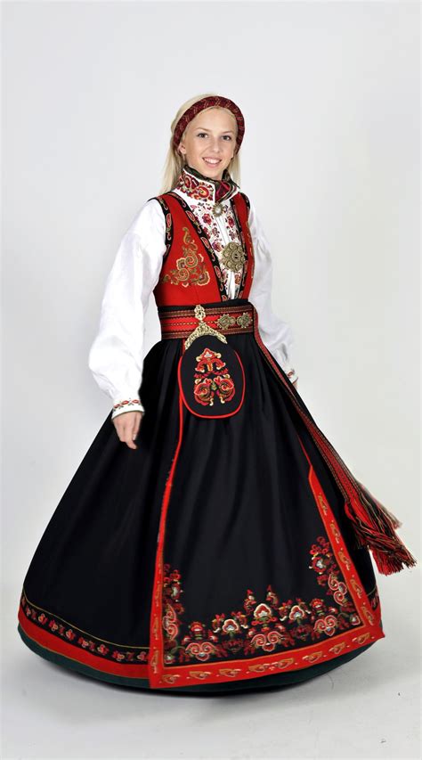Norwegian Bunad Traditional Dresses Images Traditional Outfits Folk