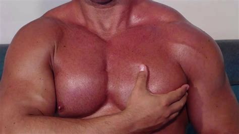 Muscle Hunk Playing With His Amazing Pecs Special Xhamster