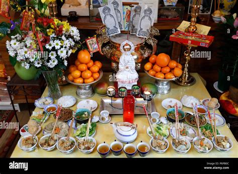 Chua Tu An Buddhist Temple Ancestor Altar Vegetarian Offerings Saint