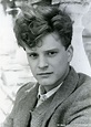 Alta sociedad | Young celebrities, Colin firth, Firth