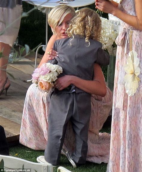 Jessica Simpson Upstages The Bride As She And Sister Ashlee Act As Her