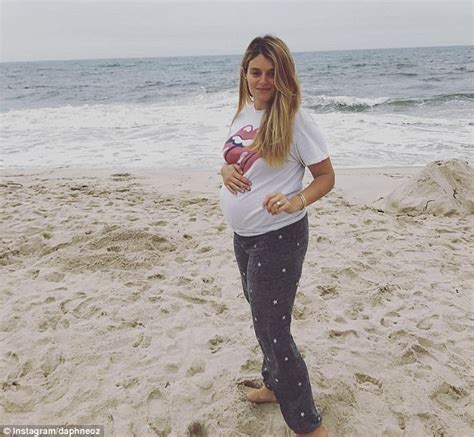 Pregnant Daphne Oz Shows Off Bump On Instagram Daily Mail Online