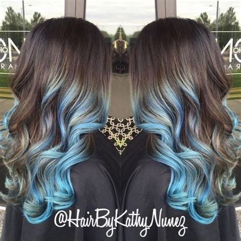 The hairstyle is something which defines one's personality and individuality. 21 Bold Blue Highlight Hairstyles & Blue Ombre Hair Ideas ...
