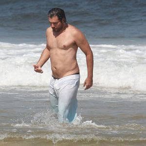 Thiago Lacerda Exibe Barriga Saliente Em Dia De Praia Veja Estrelando