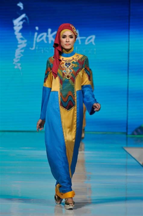 Ria busana merupakan peritel fashion berskala nasional yang tersebar dibeberapa kota di indonesia. Foto Busana Muslim `Minang Trilogy` Ria Miranda - Foto 3 | Dream.co.id