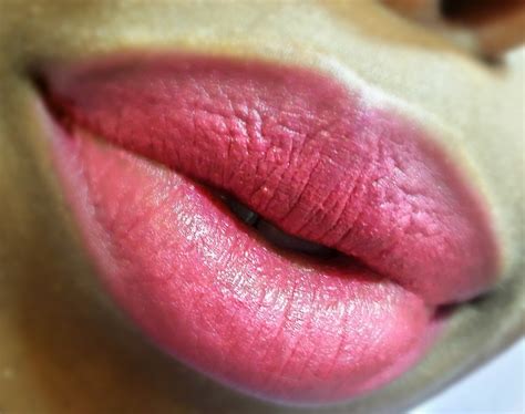 Maybelline Mesmerizing Magenta Color Sensational Matte Lipstick Review