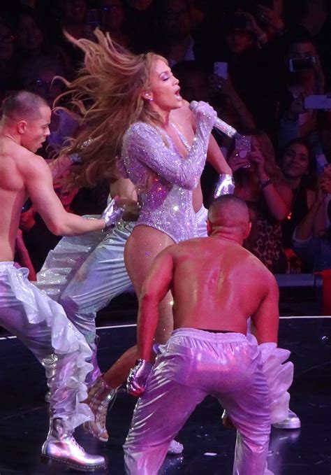 46 Newest Photos Of Jennifer Lopez Showing Her Tight Ass And New Tits