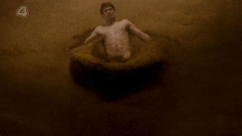 Omg He S Naked Billy Howle On The E Series Glue Omg Blog The Original Since