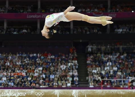 Diferentemente da prova feminina, o solo masculino não tem música. Esporte Soft: Ginástica, exercicios na trave