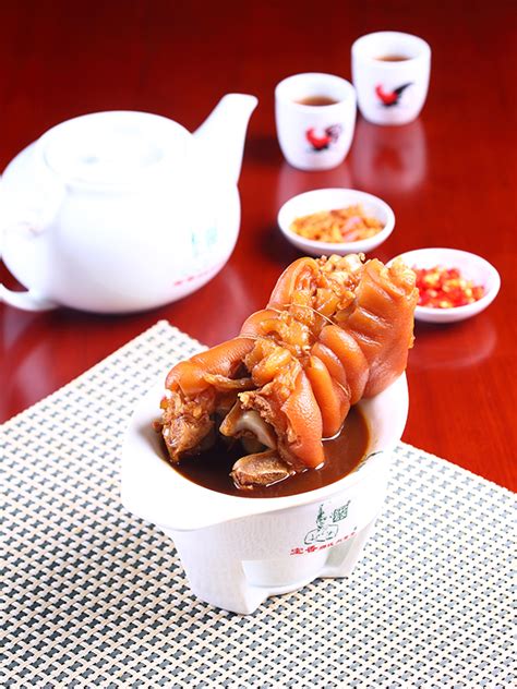 'bak kut teh' which literally means meat bone tea is an amazing broth based dish with a strong herbal taste. Pao Xiang Bak Kut Teh, Kuala Lumpur — FoodAdvisor