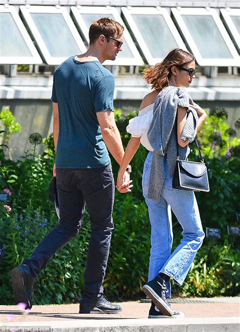 Alexa Chung And Alexander Skarsgard Confirm Romance With Pda In Nyc