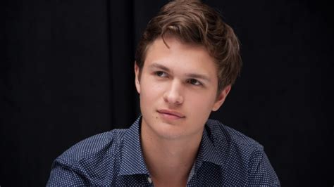 Baby driver star ansel elgort and writer/director edgar wright give updates on the sequel, which is written and not titled baby driver 2. Ansel Elgort, la star de Baby Driver, incarnera JFK dans ...