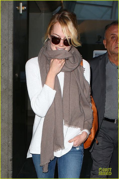 Emma Stone Lands In Lax Airport After Quiet Few Months Photo 2993875 Emma Stone Photos