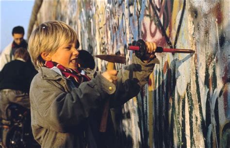 The Fall Of The Berlin Wall In 57 Stirring Photos
