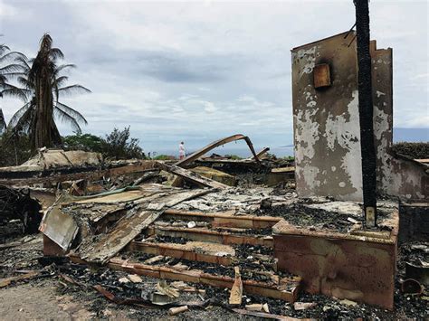 Wind Whipped Fire Ravages Lahaina Hillsides Destroys 21 Structures