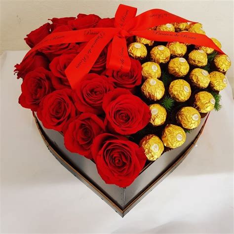 Coraz N Con Rosas Rojas Y Chocolates Ferrero Arreglo De Chocolates