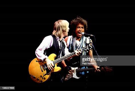 Bob Dylan And Tom Petty 03 Photos And Premium High Res Pictures Getty