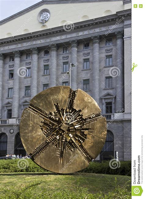 The bank had 84 branches inside the island (in the areas of ragusa, catania, siracusa, messina, palermo, enna ), plus one branch in mainland italy, in milan. Banca Popolare Di Milano Headquarter, With A Bronze ...