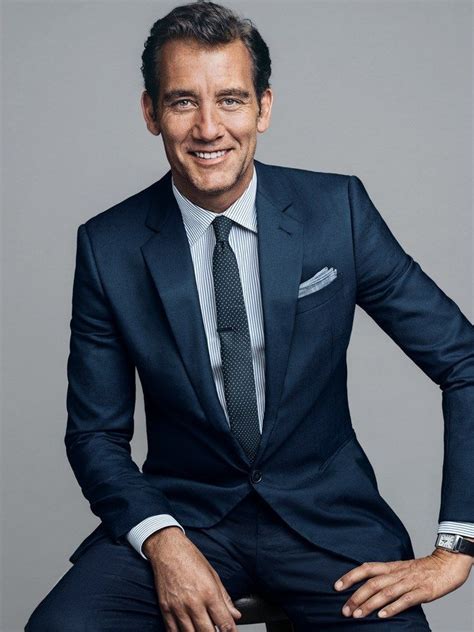I Love Men In Suits Business Portrait Photography Photography Poses For Men Corporate Portrait