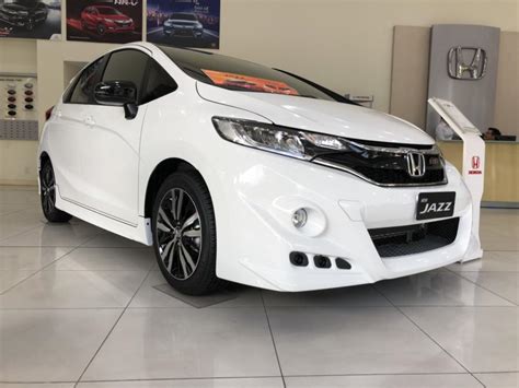 Nhỏ nhưng nhiều võ |autodaily. Honda Jazz RS 2019 màu trắng - nhập khẩu Thailand đang KM ...
