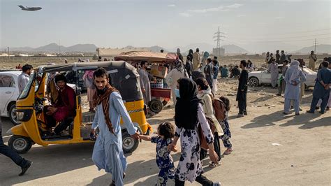 Fears Rise About Safety Of Afghan Airport As Us Warns Americans To Stay Away The New York Times